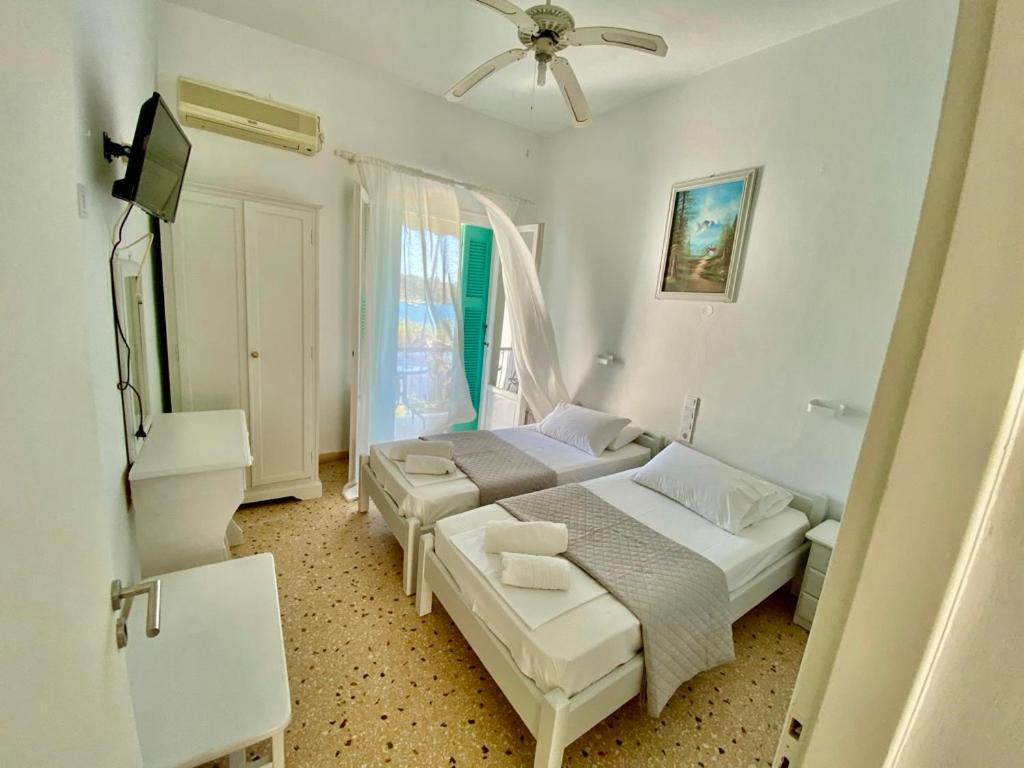 Studios Argyris Poros Town Exterior foto